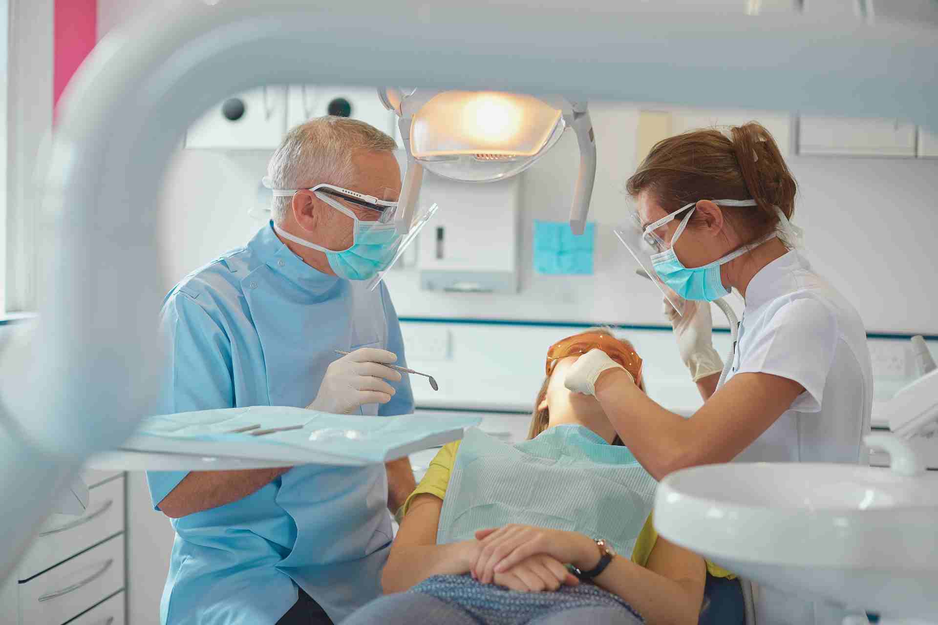 Dentist in London, AR